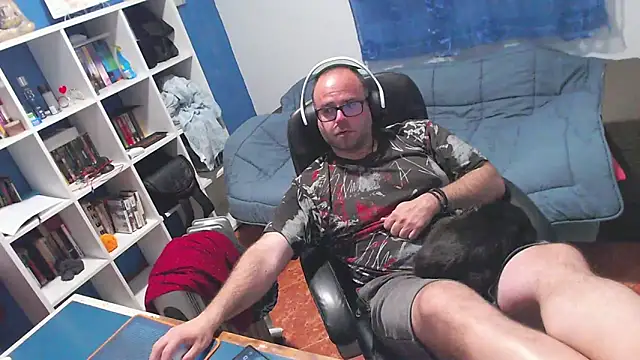 ravingr4d4 online show from April 2, 9:34 pm