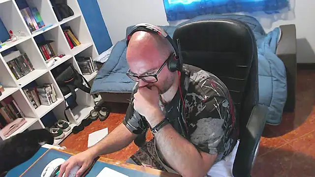 Snapshot of ravingr4d4 chatting on April 29, 9:24 am ravingr4d4 online show from April 29, 9:24 am