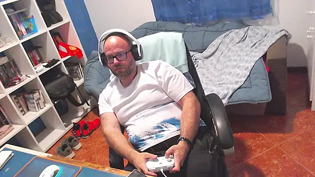 Snapshot of ravingr4d4 chatting on May 12, 9:12 pm ravingr4d4 online show from May 12, 9:12 pm