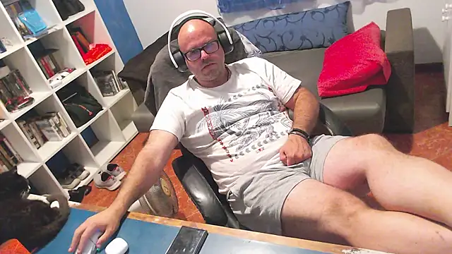 Snapshot of ravingr4d4 chatting on June 15, 10:45 pm ravingr4d4 online show from June 15, 10:45 pm