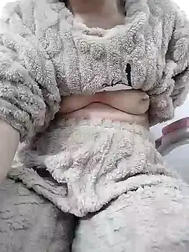 SweetGirl2k2 online show from January 6, 7:42 am