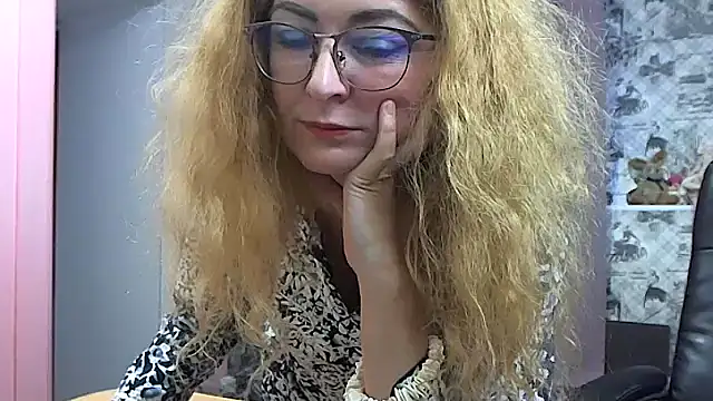 Helen1974 online show from December 19, 1:07 pm