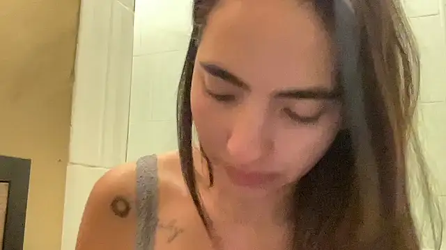 Sophi  a online show from January 17, 2:11 pm