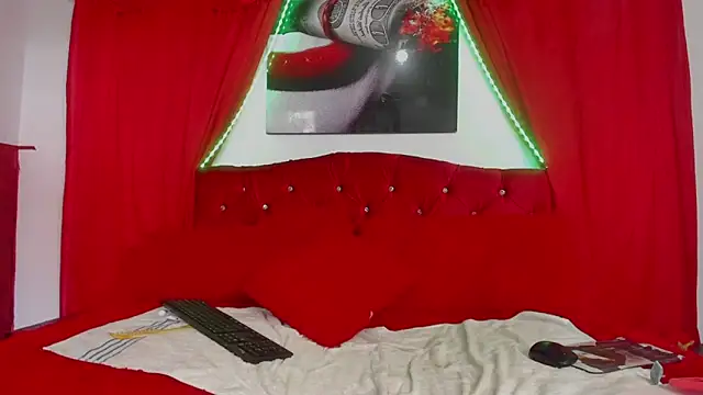 sexylaurita online show from February 3, 3:06 pm