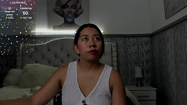 sexylaurita online show from March 27, 11:21 am