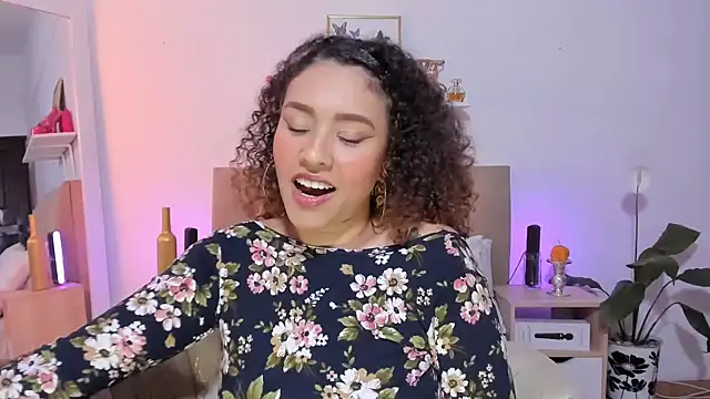 Zoe Gruber online show from January 9, 12:02 am