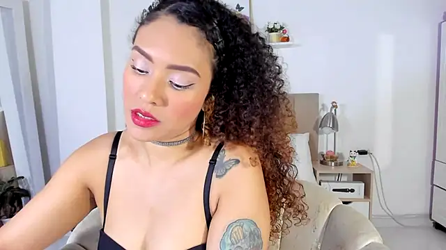 Zoe Gruber online show from April 17, 11:41 pm