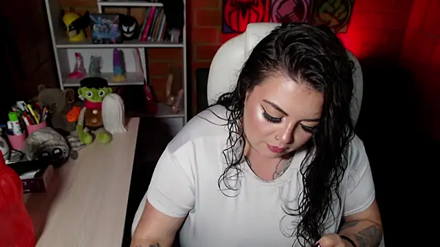 Snapshot of juliette_rd chatting on December 5, 4:43 am juliette rd online show from December 5, 4:43 am