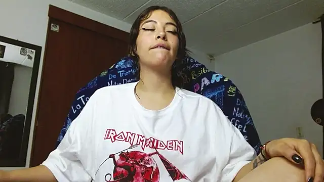 liisaxxx online show from February 8, 4:49 am