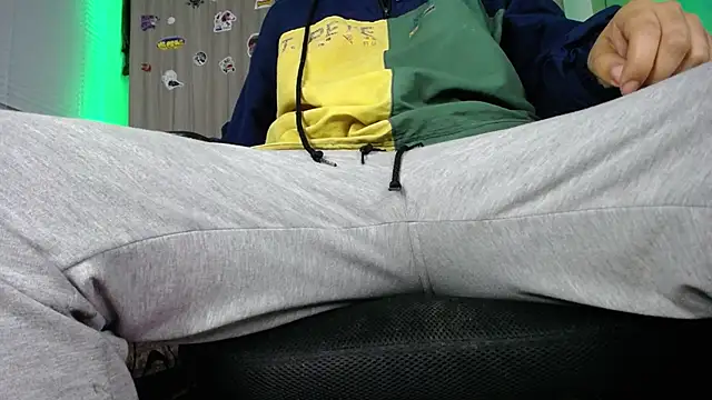 zacwatson  online show from December 28, 8:48 am