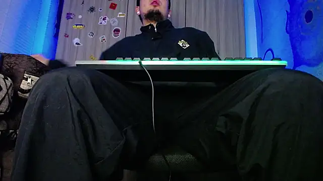 zacwatson  online show from February 14, 3:54 am