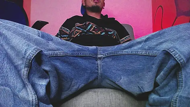 zacwatson  online show from October 21, 4:24 am