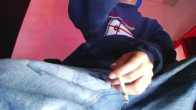 zacwatson  online show from December 19, 2:40 am