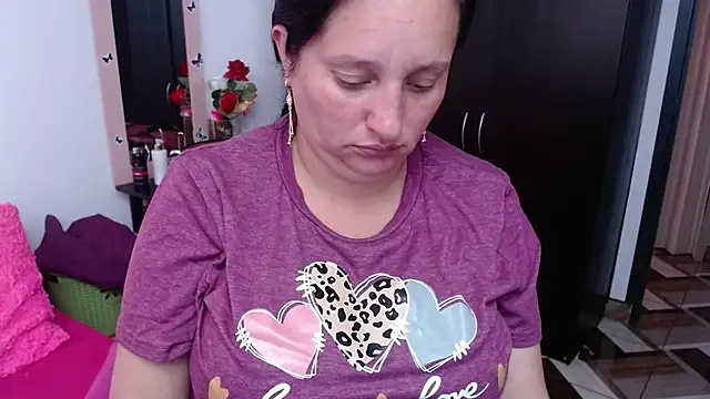 CristialJones  online show from October 6, 2:47 pm