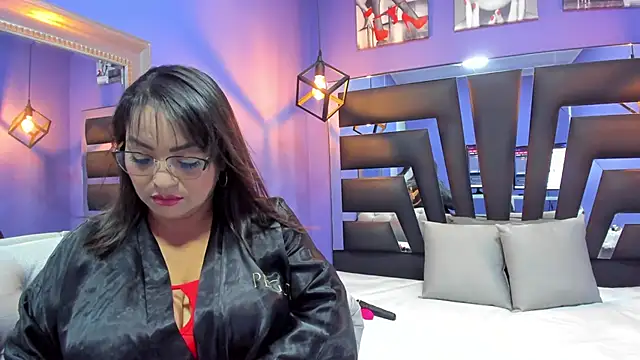 Romina017 online show from October 19, 12:22 am