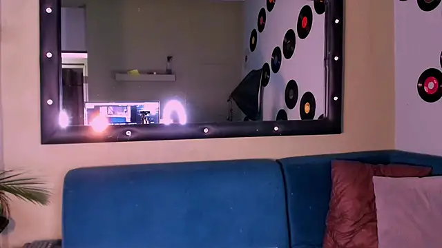 Sussy Bell01 online show from December 3, 7:55 pm