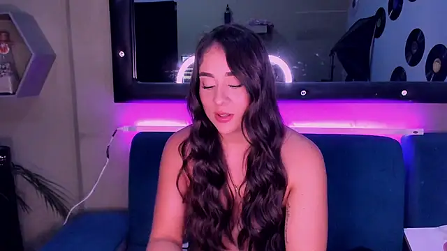 Sussy Bell01 online show from December 12, 2:26 am