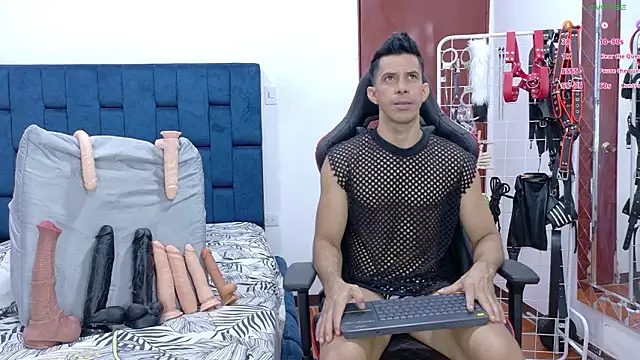 JoseRumbero26 online show from February 1, 11:47 pm