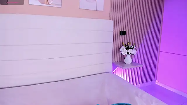 Lilly 2809  online show from April 8, 4:01 am