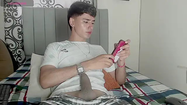 juan stiven online show from October 22, 3:23 pm