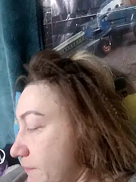 wLESLYMOSw online show from March 16, 8:54 am