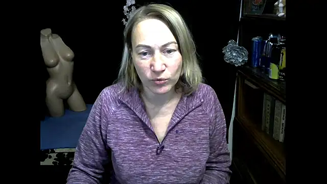 wLESLYMOSw online show from October 3, 8:00 am