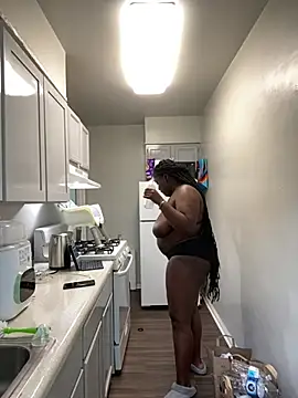 fantasygyal online show from June 22, 6:27 pm