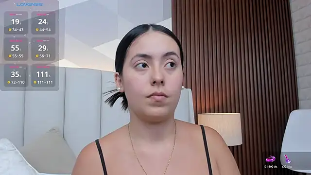 Julietasantos   online show from January 16, 6:34 pm