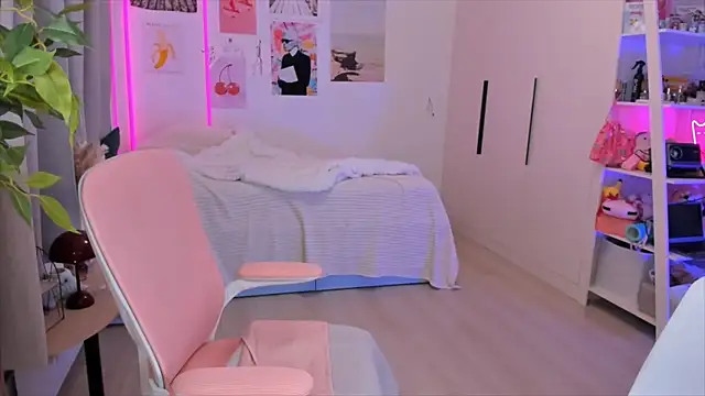 Lily Young online show from February 7, 5:11 am