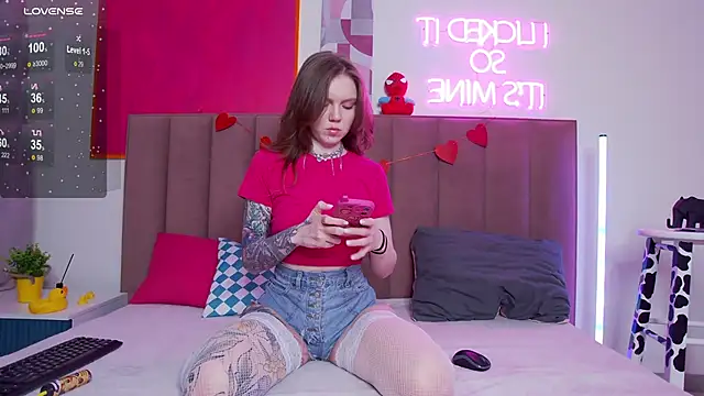 Snapshot of lessysweety chatting on March 18, 3:09 am lessysweety online show from March 18, 3:09 am