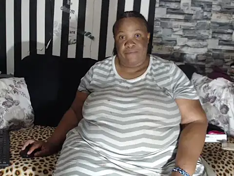 BigHotMatureXx online show from February 19, 10:11 am