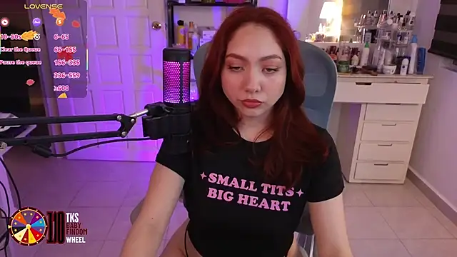 Snapshot of LilyVelvett chatting on November 11, 3:06 am LilyVelvett online show from November 11, 3:06 am