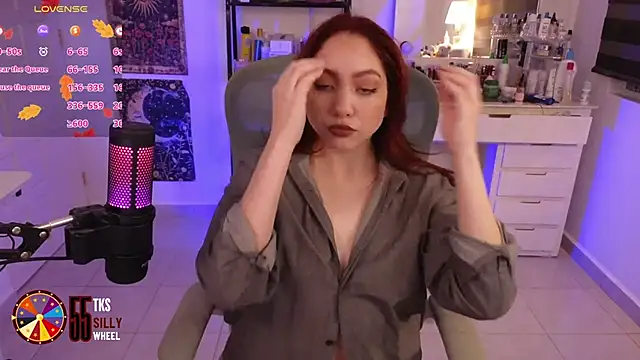 Snapshot of LilyVelvett chatting on November 23, 3:28 am LilyVelvett online show from November 23, 3:28 am