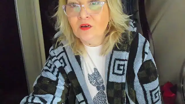 Snapshot of IryshAlice chatting on April 13, 9:20 pm IryshAlice online show from April 13, 9:20 pm