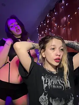 Snapshot of Dooubletroublee chatting on January 25, 4:23 am Dooubletroublee online show from January 25, 4:23 am