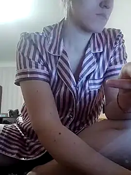 emeli moon online show from December 1, 7:14 pm