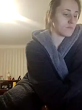 emeli moon online show from January 2, 6:56 pm