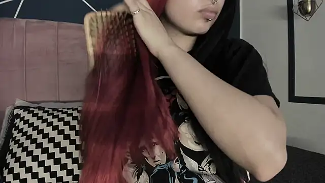 Snapshot of Adeelinee chatting on March 20, 7:57 pm Adeelinee online show from March 20, 7:57 pm