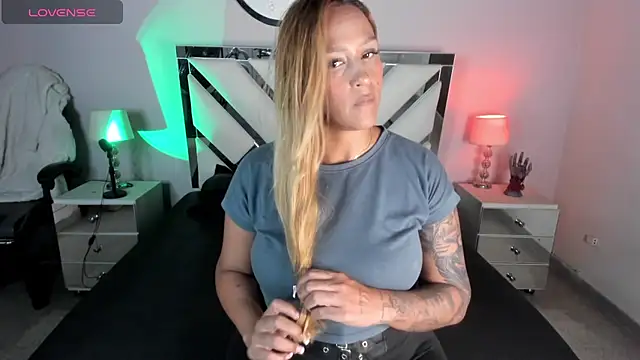 AnyyJones online show from March 7, 9:17 pm