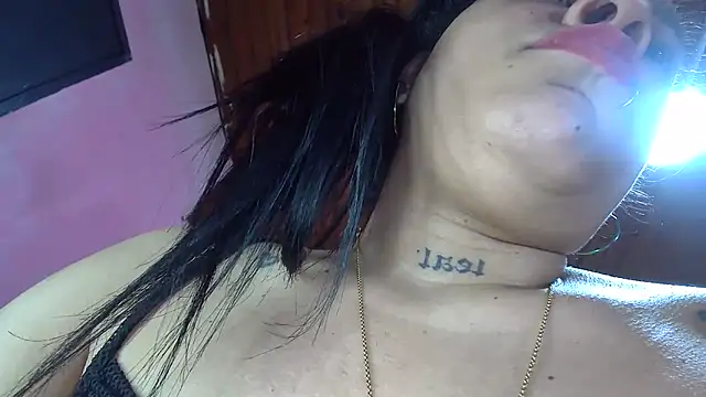 Snapshot of white_sexy_ chatting on February 13, 10:11 pm white sexy online show from February 13, 10:11 pm