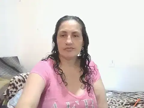 Snapshot of ximenajimenez chatting on February 6, 10:53 pm ximenajimenez online show from February 6, 10:53 pm