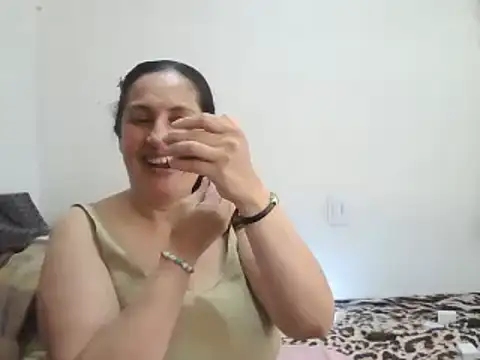 Snapshot of ximenajimenez chatting on February 23, 9:26 pm ximenajimenez online show from February 23, 9:26 pm