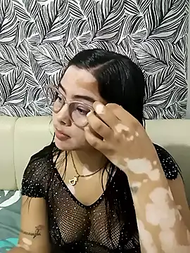 Snapshot of Shirley_23 chatting on March 1, 3:19 am Shirley 23 online show from March 1, 3:19 am