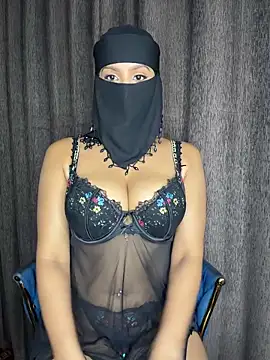 YourThirstySlut online show from May 15, 8:49 pm