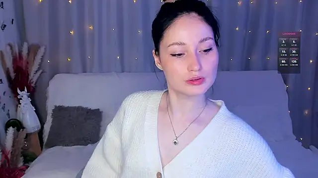 LisaMooore online show from February 25, 3:42 am