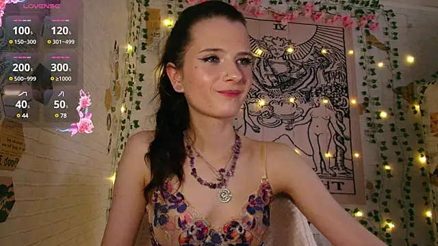 summerhazeee online show from March 15, 6:10 pm