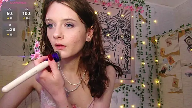 summerhazeee online show from March 19, 1:07 pm