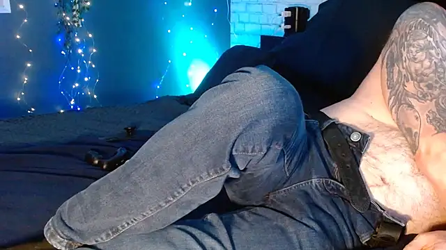 Krys and Steve online show from December 4, 11:02 pm