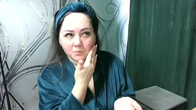 JuliaMorganss online show from February 11, 7:35 am