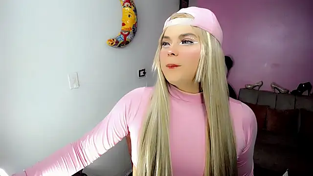 SweetKim21 online show from March 1, 7:30 am